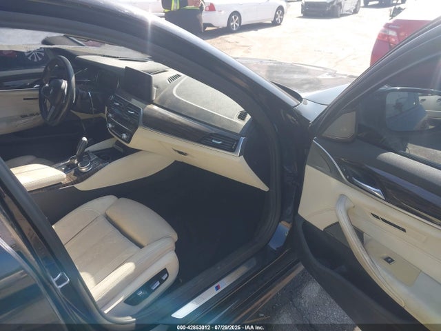 WBAJE5C58KWW28427 BMW 2019