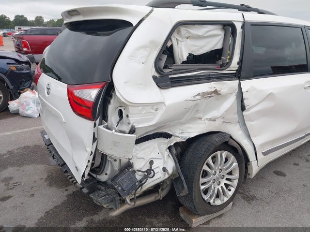 42853110 :رقم المزاد ، 5TDYZ3DC0HS818822 vin ، 2017 Toyota Sienna Xle Premium 8 Passenger مزاد بيع