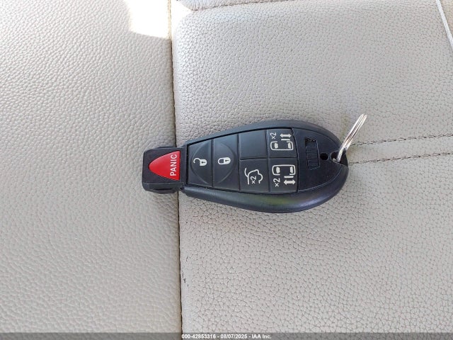 Chrysler Town and Country 2016 2C4RC1AG3GR260540 Image 11