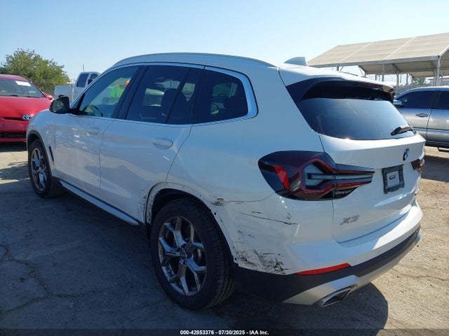 BMW X3 2023 5UX43DP05P9N54581 Image 3