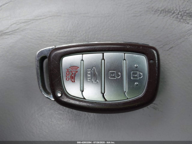 5NPE34AF0HH502609 Hyundai 2017