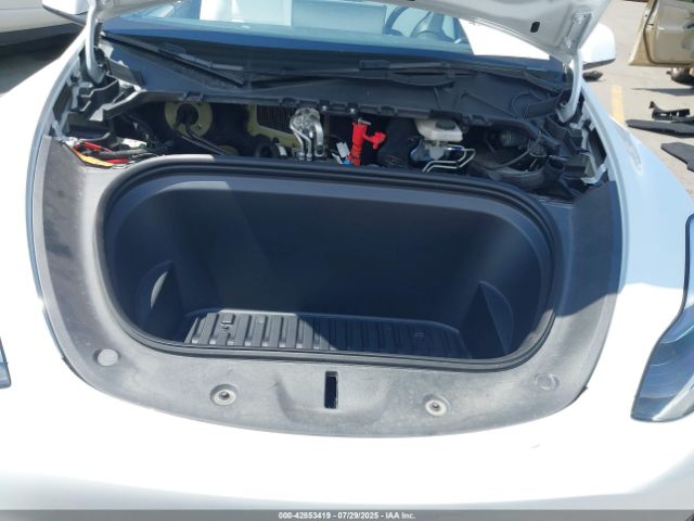 2023 TESLA MODEL Y 7SAYGDEF9PF740292 Photo 9