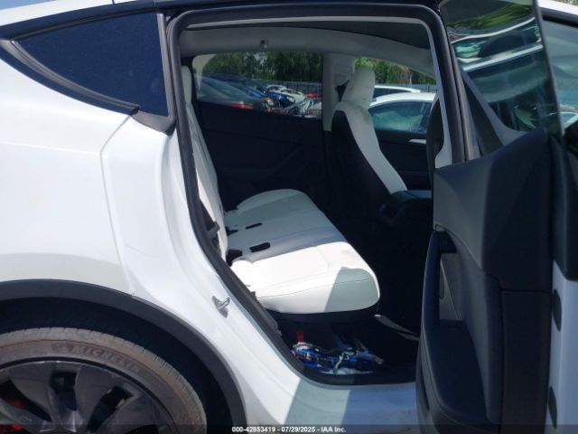 2023 TESLA MODEL Y 7SAYGDEF9PF740292 Photo 7
