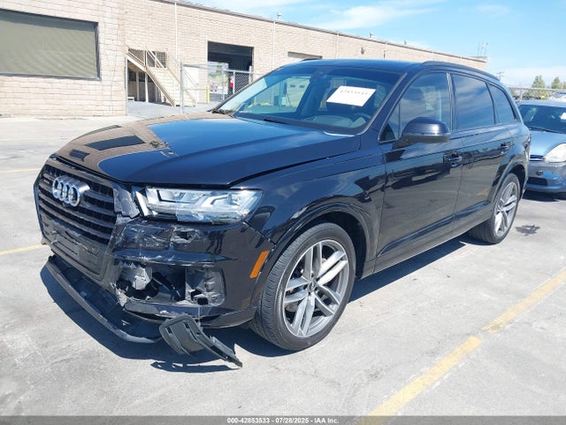 Audi Q7 2017 WA1VAAF75HD020952 Image 2