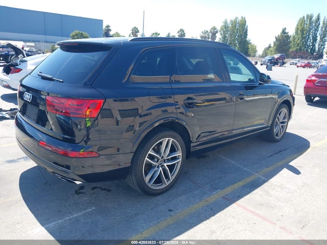 Audi Q7 2017 WA1VAAF75HD020952 Image 4