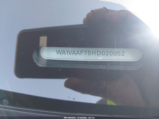 Audi Q7 2017 WA1VAAF75HD020952 Image 9