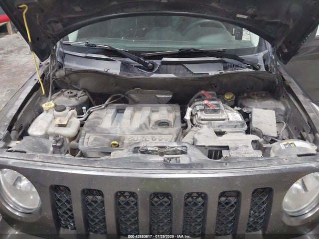 1C4NJRBB6ED898013 Jeep 2014