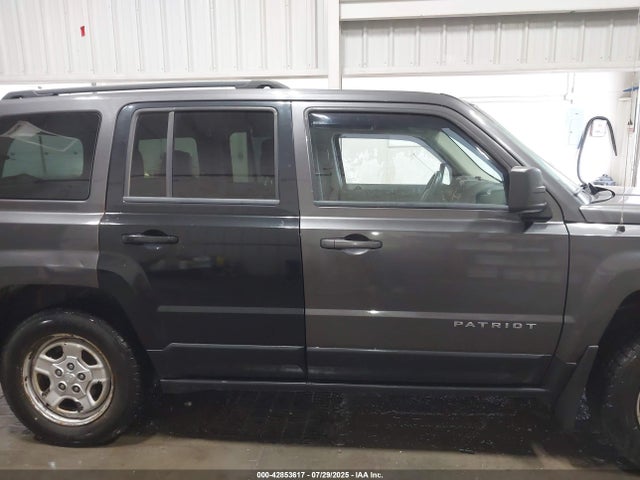 1C4NJRBB6ED898013 Jeep 2014