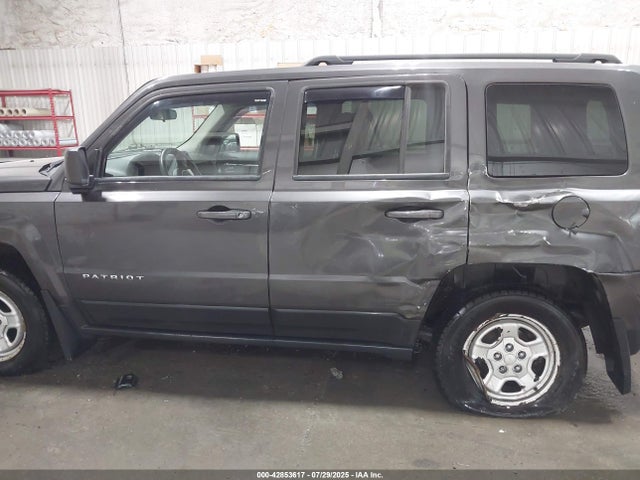 1C4NJRBB6ED898013 Jeep 2014