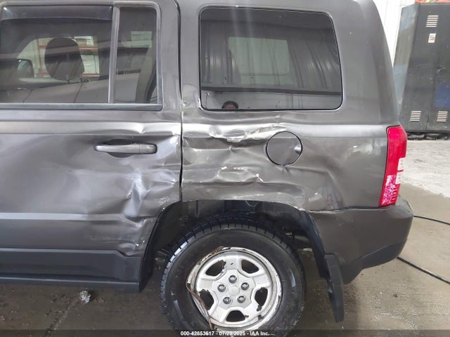 1C4NJRBB6ED898013 Jeep 2014