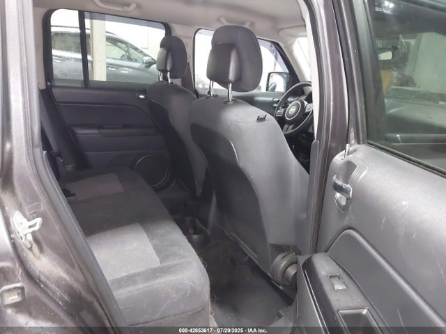 1C4NJRBB6ED898013 Jeep 2014