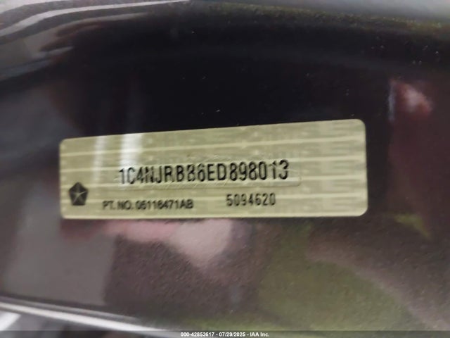 1C4NJRBB6ED898013 Jeep 2014