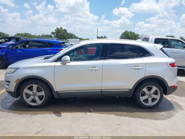 5LMCJ1C97GUJ22215 Lincoln 2016