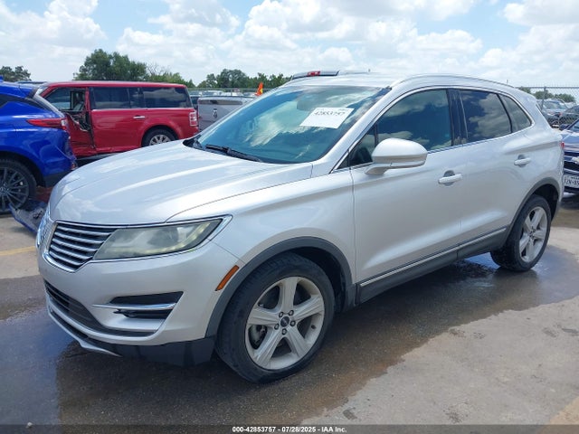 5LMCJ1C97GUJ22215 Lincoln 2016