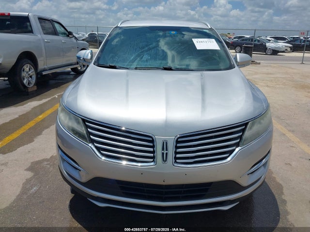 5LMCJ1C97GUJ22215 Lincoln 2016