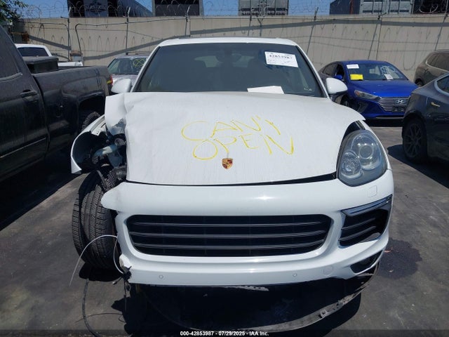 Porsche 2017 2017 WP1AA2A28HKA86282 Image 13