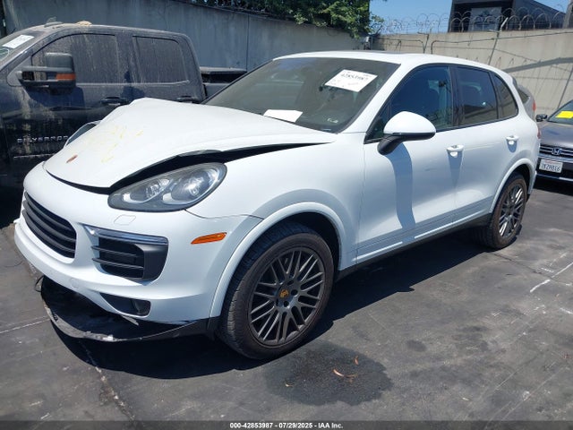 2017 PORSCHE CAYENNE WP1AA2A28HKA86282 Photo 1