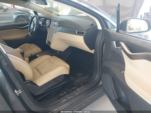 2016 TESLA MODEL X 5YJXCBE21GF003545 Photo 4