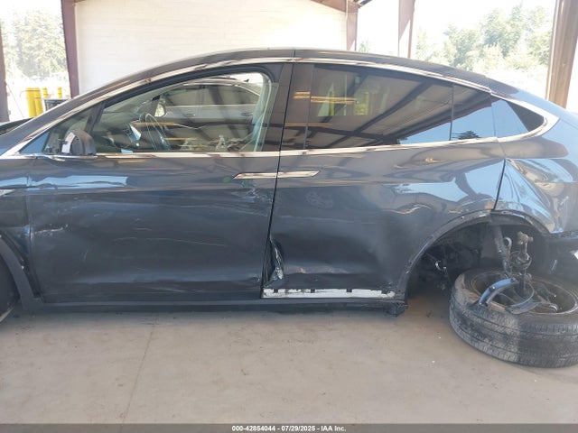 2016 TESLA MODEL X 5YJXCBE21GF003545 Photo 5