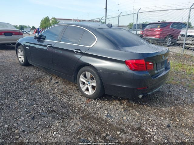 2012 BMW 528I WBAXG5C59CDY28234 Photo 2