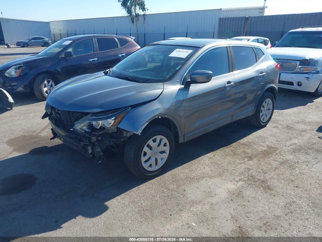Nissan 2018 2018 JN1BJ1CP2JW150519 Image 2