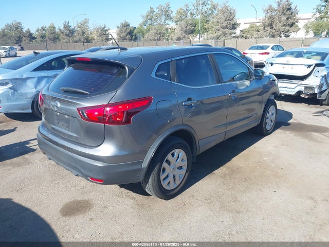 Nissan 2018 2018 JN1BJ1CP2JW150519 Image 4