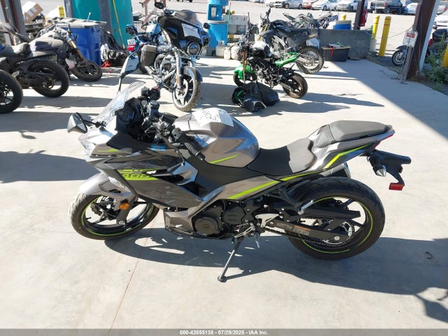 Kawasaki EX400 2021 JKAEXKG18MDAC5036 Image 13