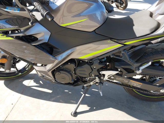 Kawasaki EX400 2021 JKAEXKG18MDAC5036 Image 9