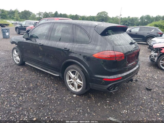 2018 PORSCHE CAYENNE WP1AA2A28JKA02953 Photo 2