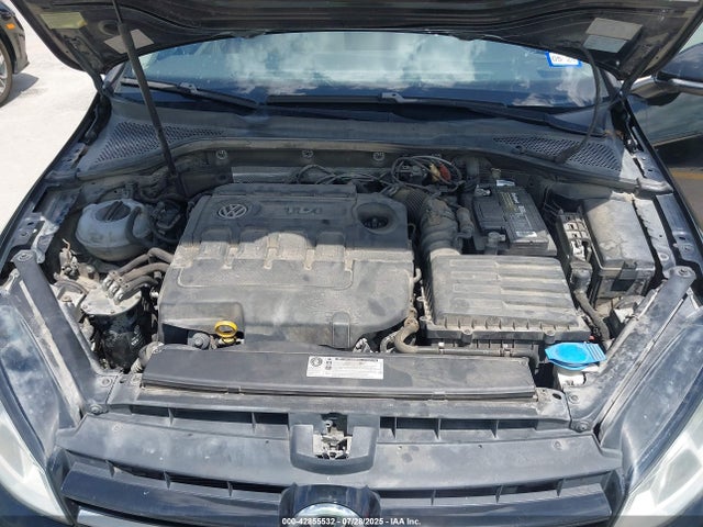 3VW2A7AU7FM071800 Volkswagen 2015