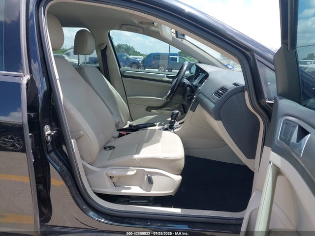 3VW2A7AU7FM071800 Volkswagen 2015