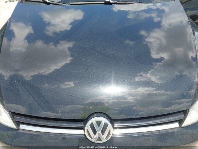 3VW2A7AU7FM071800 Volkswagen 2015