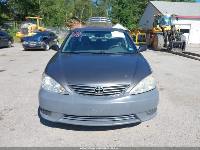 2005 Toyota Camry Std მანქანა იყიდება აუქციონზე, vin: JTDBE32K853002398, აუქციონის ნომერი: 42855598
