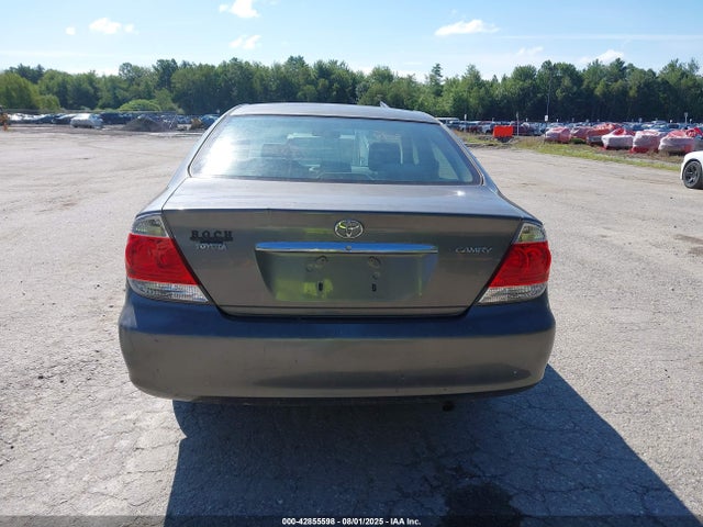 2005 Toyota Camry Std მანქანა იყიდება აუქციონზე, vin: JTDBE32K853002398, აუქციონის ნომერი: 42855598