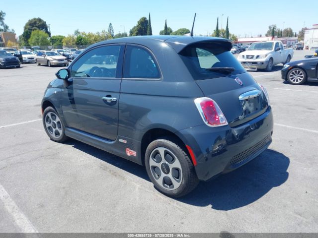 2018 FIAT 500E 3C3CFFGE7JT377286 Photo 2