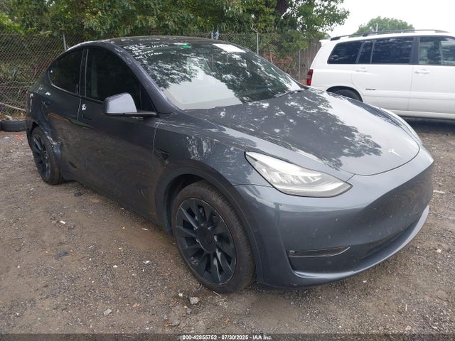 2021 TESLA MODEL Y 5YJYGDED6MF105750 Photo 0