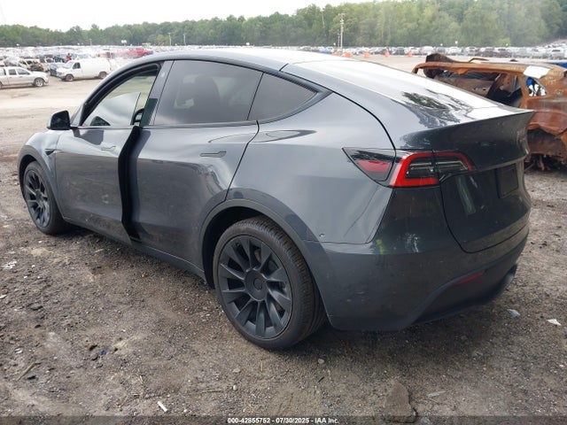 2021 TESLA MODEL Y 5YJYGDED6MF105750 Photo 2