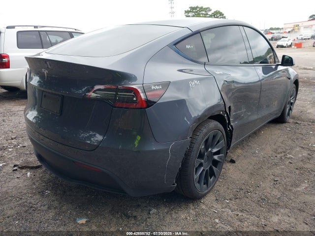 2021 TESLA MODEL Y 5YJYGDED6MF105750 Photo 3