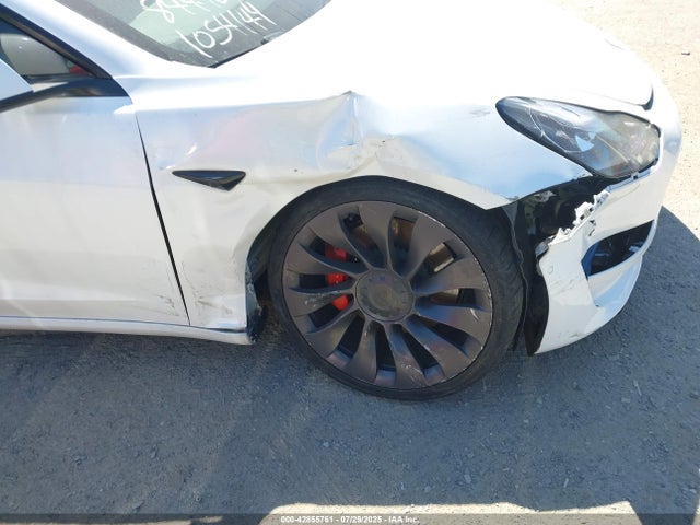 5YJ3E1EC4MF064900 Tesla 2021