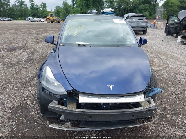 7SAYGAEE0NF515889 Tesla Model Y