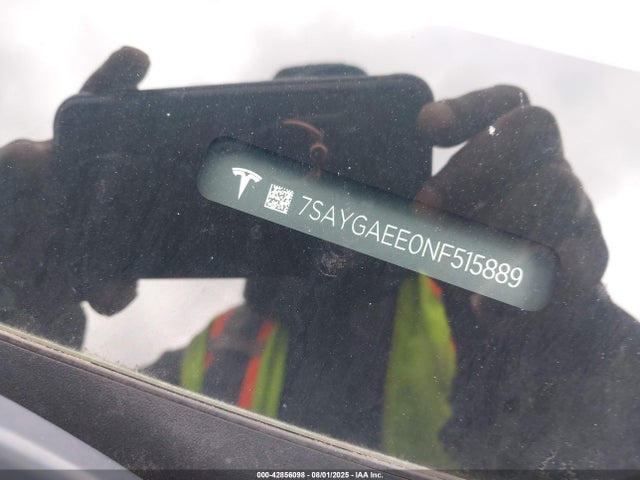 7SAYGAEE0NF515889 Tesla Model Y