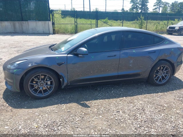 5YJ3E1EB7PF664547 Tesla MODEL 3