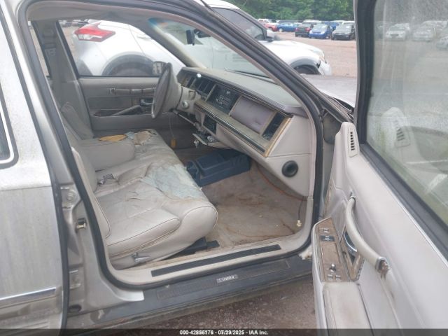 1990 LINCOLN TOWN CAR 1LNLM82F2LY744198 Photo 4