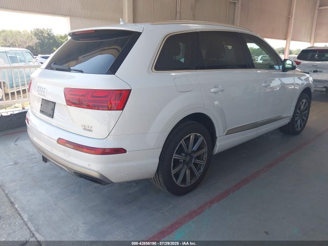 2017 AUDI Q7 WA1LAAF7XHD012224 Photo 3