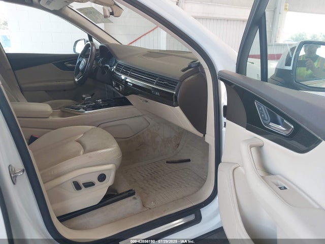 2017 AUDI Q7 WA1LAAF7XHD012224 Photo 4