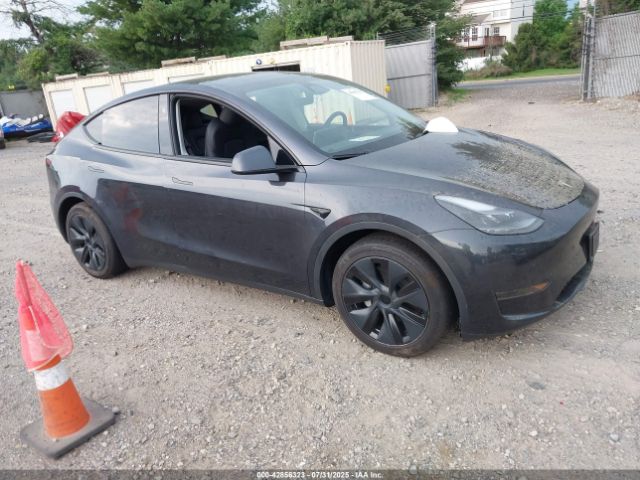2024 TESLA MODEL Y 7SAYGDED7RF196716 Photo 0