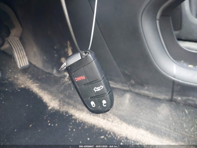 42856657 :رقم المزاد ، 1C3CCCAB2GN137223 vin ، 2016 Chrysler 200 Limited مزاد بيع