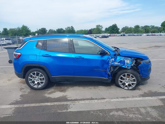 Jeep Compass 2022 3C4NJDFB1NT142337 Image 13