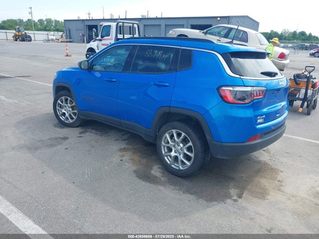Jeep Compass 2022 3C4NJDFB1NT142337 Image 3