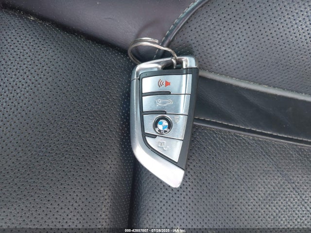 BMW 750i 2016 WBA7F2C58GG420247 Image 11